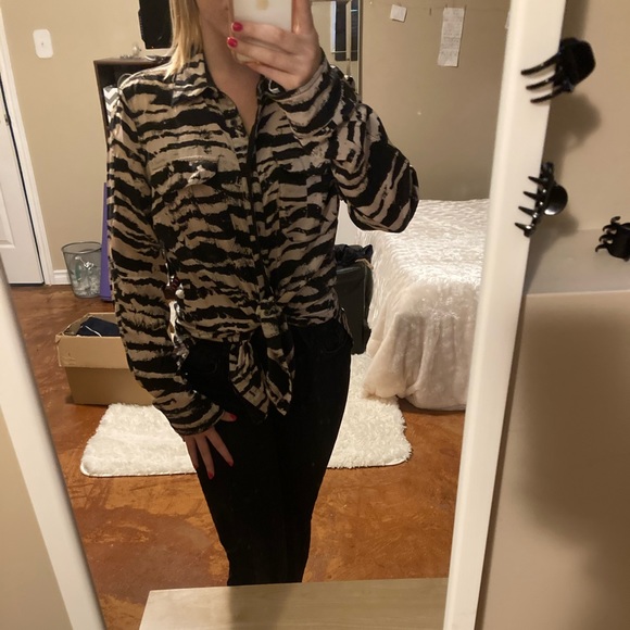 BEBE Button down - Picture 5 of 5